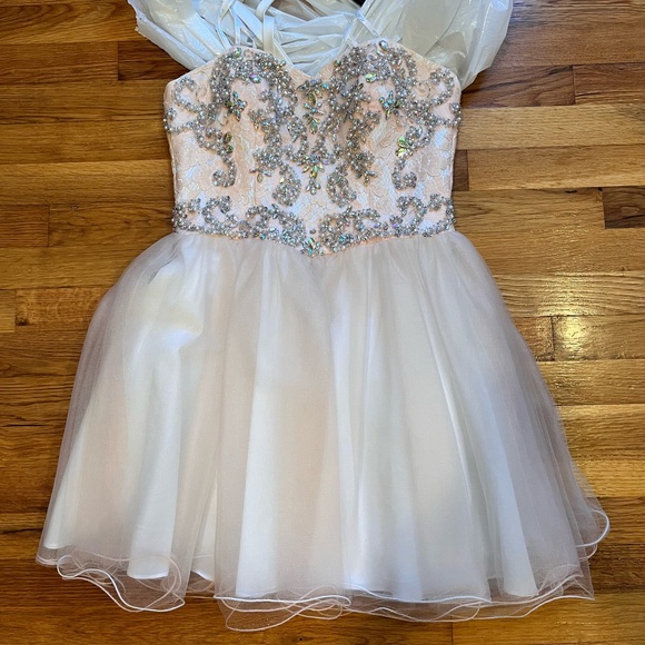 Homecoming formal dress - Picture 1 of 2
